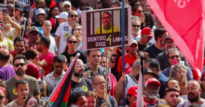 “apesar-de-voce,-amanha-ha-de-ser-outro-dia”,-invocando-hino-anti-ditadura-artistas-finalizam-protestos-contra-pec-da-blindagem,-no-rio