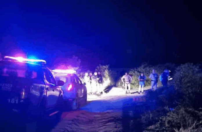 eunapolis:-jovem-amarrado-e-baleado-e-resgatado-pela-pm-antes-de-ser-morto-em-“tribunal-do-crime”