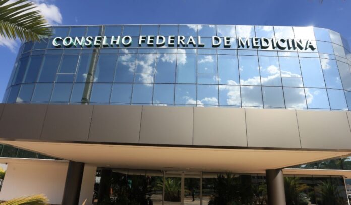 flavio-dino-suspende-trechos-de-resolucao-do-cfm-que-permitiam-interdicao-de-cursos-de-medicina