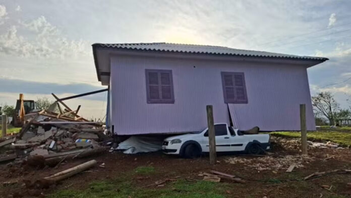 defesa-civil-confirma-tornado-em-cidade-brasileira