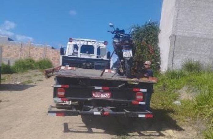 pmba-recupera-veiculo-roubado-em-eunapolis
