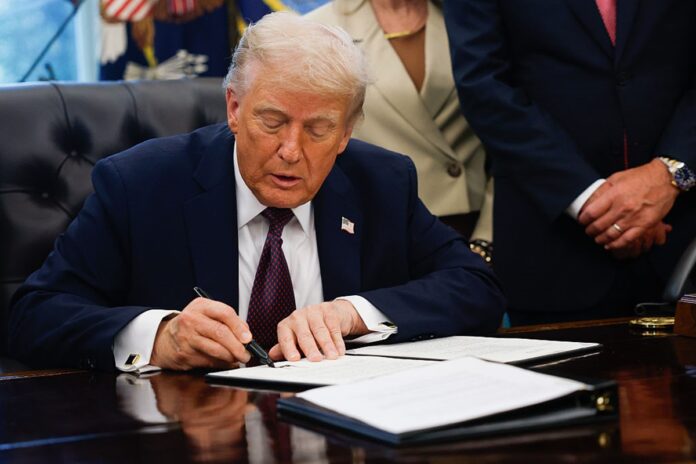 trump-assina-ordem-e-classifica-“antifa”-como-grupo-terrorista