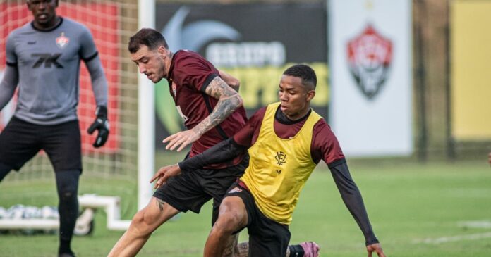 vitoria-inicia-preparacao-para-enfrentar-o-gremio-com-treino-tecnico-no-ct