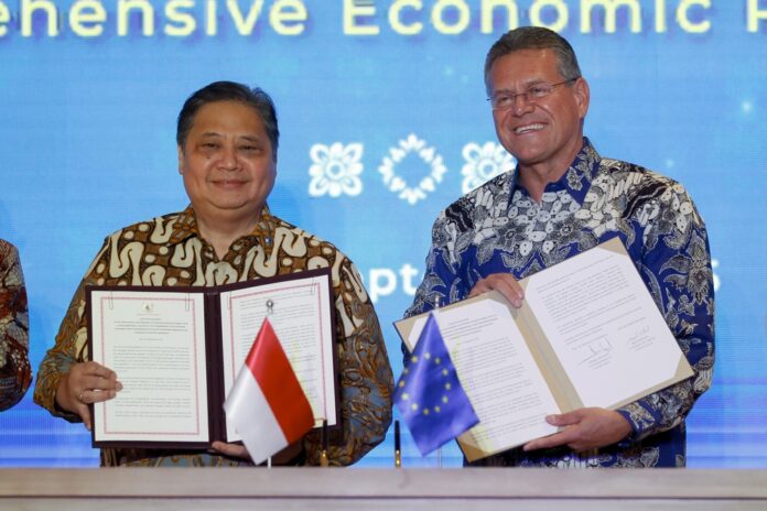 apos-mais-de-uma-decada-de-negociacoes,-indonesia-e-ue-alcancam-acordo-de-livre-comercio
