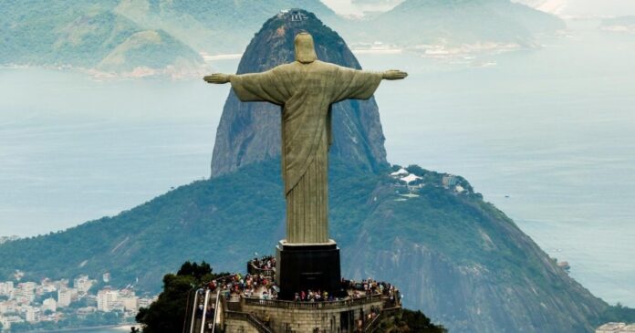 davidson-pelo-mundo:-destino,-produto-e-conteudo.-quem-fala-por-quem?