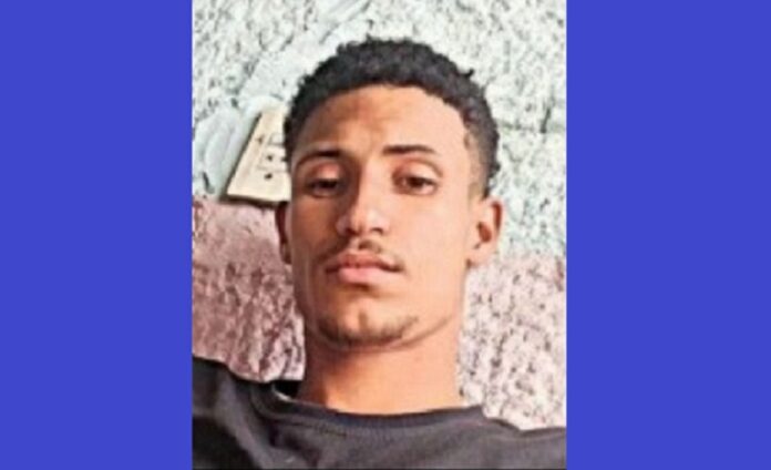 apos-mandado-de-prisao,-homem-acusado-de-matar-jovem-no-bairro-redencao-em-teixeira-de-freitas-se-apresenta-a-policia