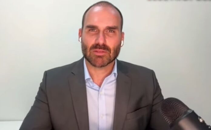 moraes-envia-denuncia-da-pgr-contra-eduardo-bolsonaro-a-hugo-motta