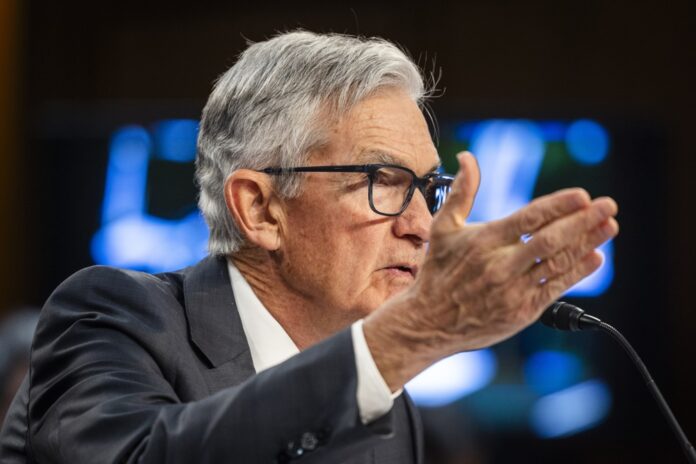 fed-reitera-cautela-na-reducao-de-juros-e-nega-influencia-politica-na-tomada-de-decisoes