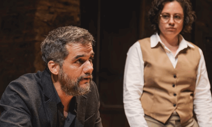 wagner-moura-volta-ao-teatro-apos-16-anos-em-peca-interativa