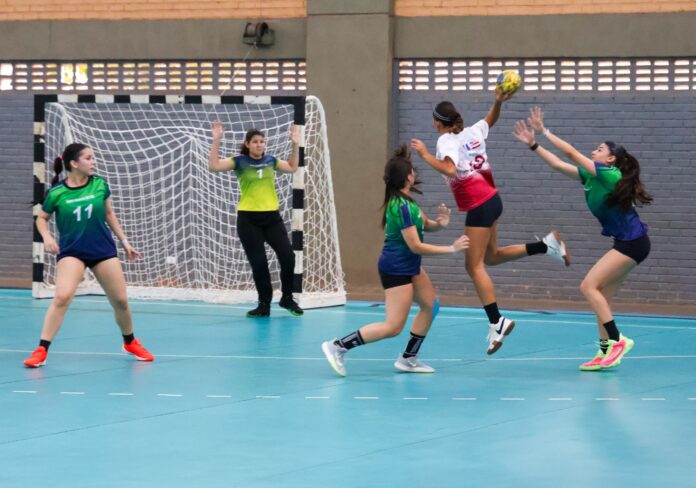 selecao-baiana-de-handebol-feminino-disputa-medalha-de-bronze-nos-jogos-da-juventude