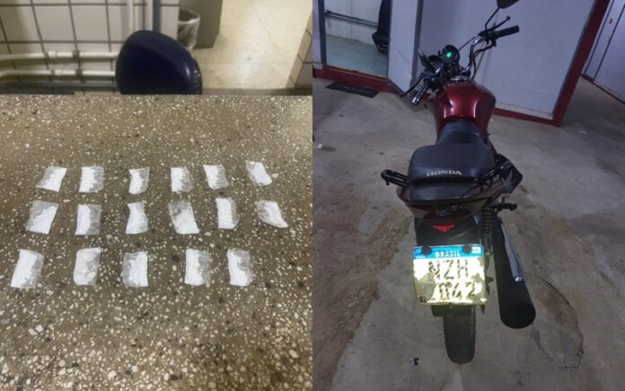pm-apreende-cocaina-e-moto-abandonada-no-centro-de-teixeira-de-freitas-apos-suspeitos-fugirem