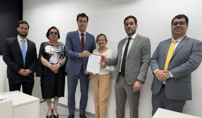 mp-ba-firma-acordo-para-garantir-direitos-de-permissionarios-da-feira-livre-em-jacobina