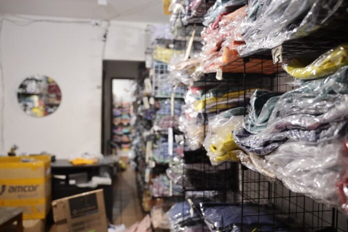 operacao-policial-apreende-mais-de-mil-pecas-falsas-de-vestuario-em-salvador-e-rms