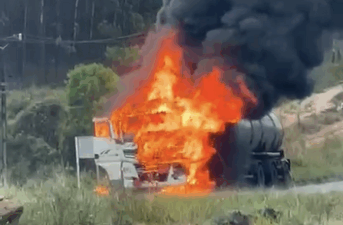 acao-rapida-de-bombeiros-evita-explosao-de-carreta-com-combustivel-na-br-101 acao-rapida-de-bombeiros-evita-explosao-de-carreta-com-combustivel-na-br-101