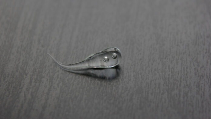 do-tiktok-a-seculos-passados:-a-ciencia-por-tras-da-enigmatica-‘gota-de-vidro’