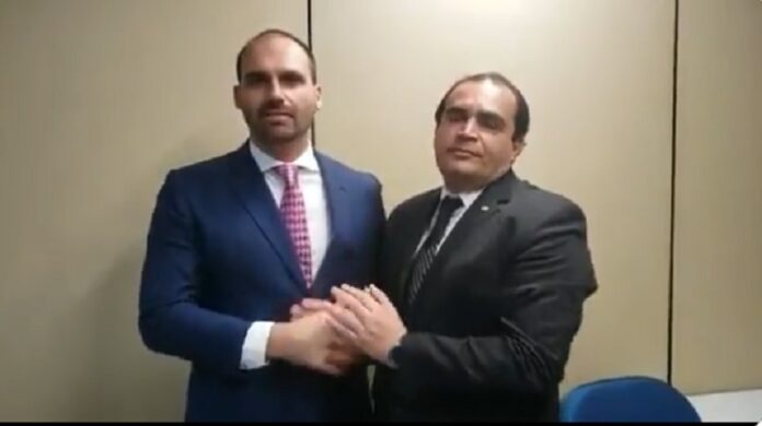 relator-da-cassacao-de-eduardo-bolsonaro-ja-se-referiu-ao-deputado-como-“amigo”-e-defende-anistia-total