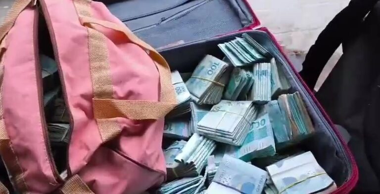 operacao-policial-desarticula-grupo-de-agiotas-em-jequie;-policia-apreende-r$-3-milhoes-em-especie-e-arsenal-de-armas