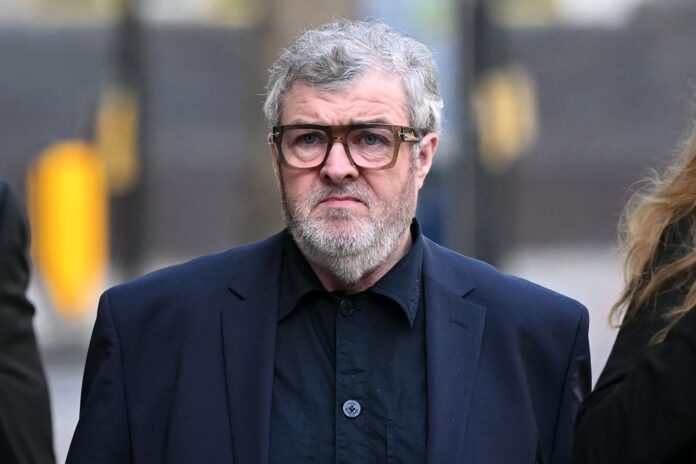 paul-gallagher,-irmao-dos-musicos-do-oasis,-se-declara-inocente-de-estupro-e-outras-acusacoes