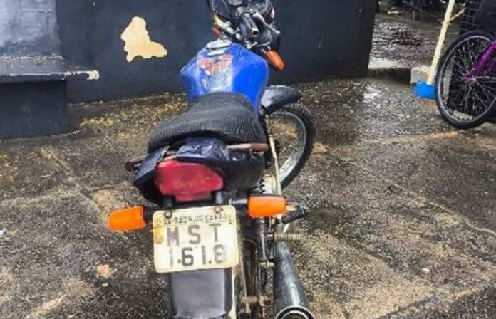 pmba-recupera-motocicleta-roubada-em-prado
