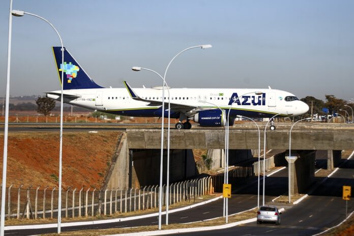 voo-da-azul-e-cancelado-em-belem-apos-passageiro-fazer-ameaca-de-bomba