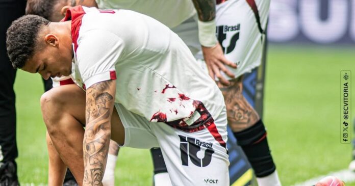 vitoria-busca-empate-mas-leva-virada,-perde-para-o-gremio-e-segue-sem-resultados-positivos-fora-de-casa