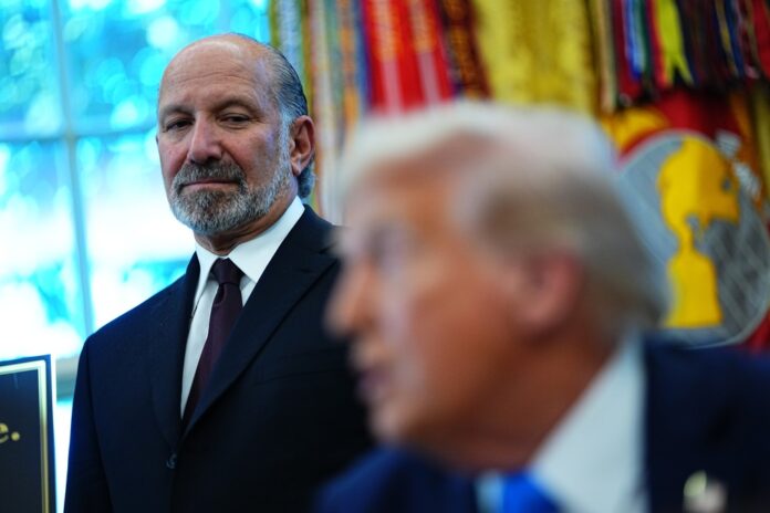 secretario-de-trump-afirma-que-e-preciso-‘consertar’-o-brasil-para-que-o-pais-deixe-de-prejudicar-os-eua 