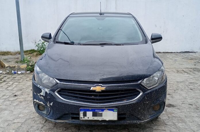 pm-recupera-carro-roubado-com-suspeita-de-clonagem-em-area-do-parque-nacional-do-descobrimento
