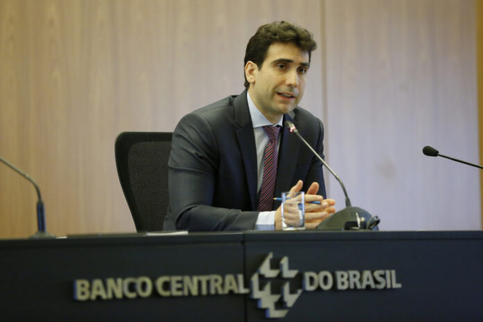 bc-nao-pode-‘se-emocionar’-com-dado-isolado-para-definir-proximos-passos-da-politica-monetaria,-avalia-galipolo