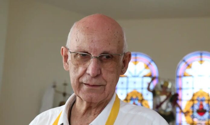 missa-celebrada-por-padre-lancellotti-tem-coro-de-“sem-anistia”