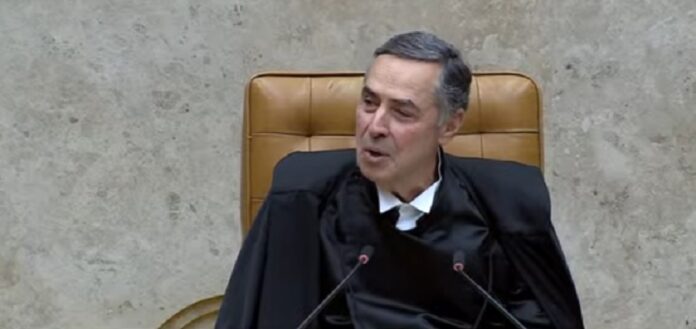 barroso-passa-bastao-de-presidente-do-stf-para-fachin-e-diz-que-ele-assume-em-um-“mundo-dividido”