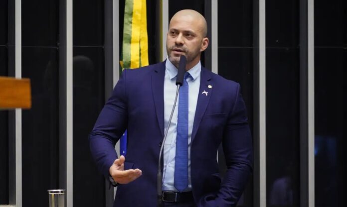 moraes-autoriza-daniel-silveira-a-cumprir-pena-em-regime-aberto-com-tornozeleira-eletronica