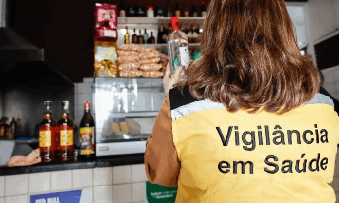 forca-tarefa-apreende-117-garrafas-de-bebida-sem-procedencia-em-sp