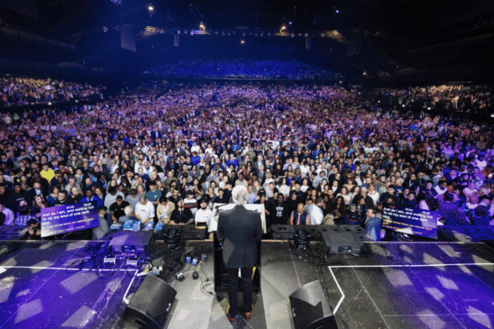 franklin-graham-atrai-14.000-pessoas-ao-‘festival-da-esperanca’-na-belgica