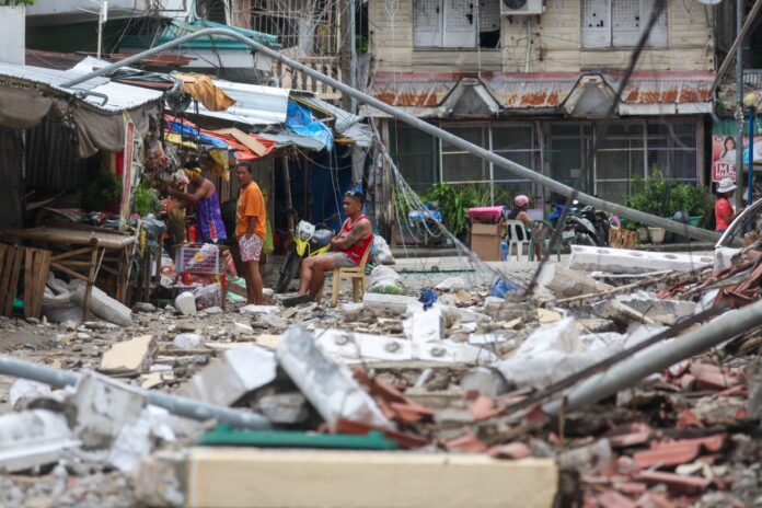 terremoto-atinge-as-filipinas-e-deixa-dezenas-de-mortos-e-desabrigados