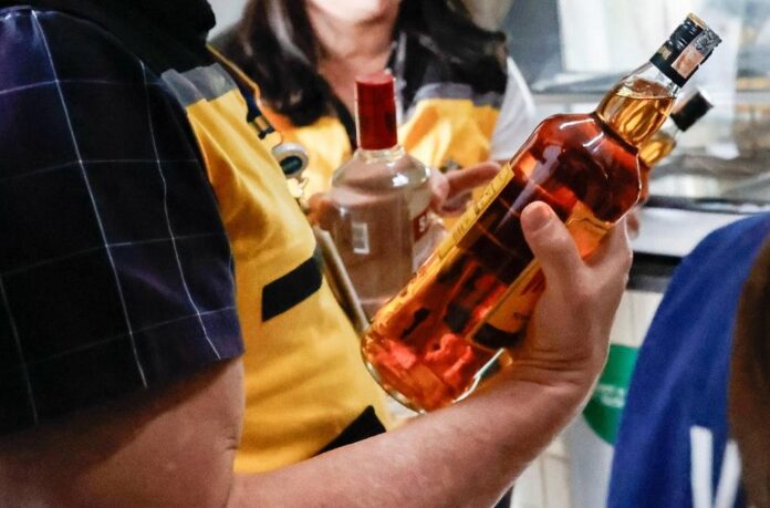 sao-bernardo-confirma-nova-morte-suspeita-por-intoxicacao-de-metanol,-e-total-em-sp-chega-a-seis