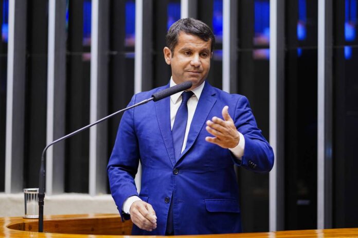 lula-almoca-com-lider-do-pp-na-camara-em-meio-a-desembarque-do-governo