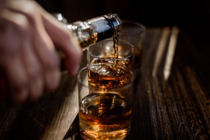 pernambuco-confirma-duas-mortes-por-suspeita-de-intoxicacao-em-bebidas-adulteradas