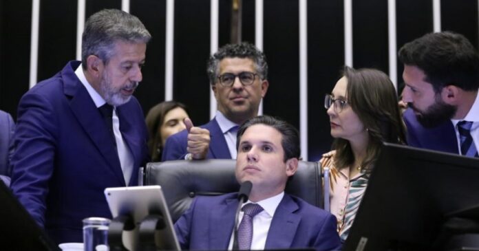 camara-dos-deputados-aprova-por-unanimidade-o-projeto-que-eleva-a-isencao-do-ir-para-quem-ganha-ate-r$-5-mil