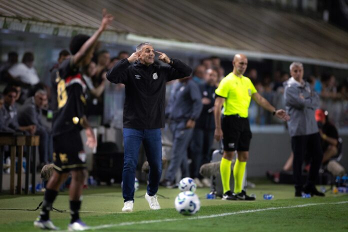 vojvoda-fala-sobre-efetividade-e-lamenta-empate-do-santos
