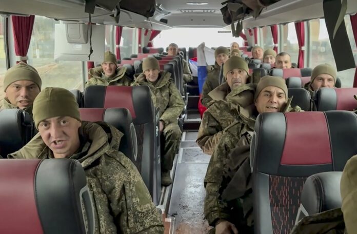 russia-e-ucrania-concluem-troca-de-185-prisioneiros-de-cada-lado