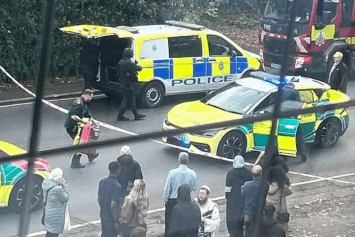 ataque-em-sinagoga-durante-yom-kipur-deixa-ao-menos-2-mortos-e-4-feridos,-na-inglaterra