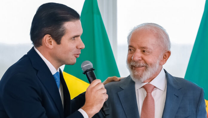 lula-celebra-aprovacao-do-projeto-de-isencao-do-ir-e-agradece-a-motta-e-lira