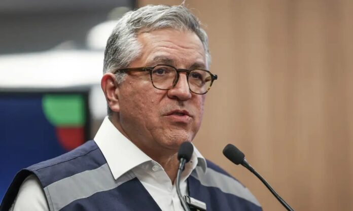 ministro-da-saude-sugere-que-populacao-evite-consumo-de-destilados-sem-saber-a-origem-dos-produtos