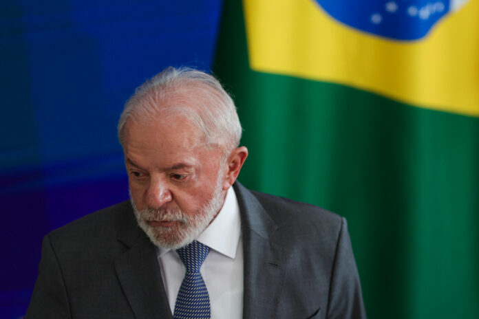 “tivemos-medo-que-pegasse-fogo”,-diz-lula-sobre-falha-em-aviao-da-fab