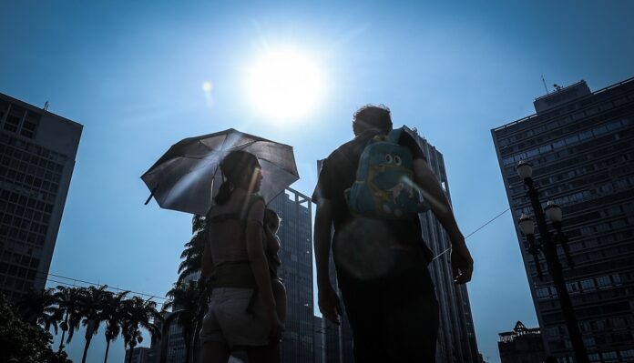 gangorra-no-tempo:-sp-vai-registrar-calor-acima-de-30oc-no-inicio-da-semana,-mas-ja-tem-data-certa-para-cair-novamente