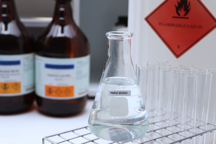 metanol:-anvisa-regulamenta-producao-em-massa-de-antidoto