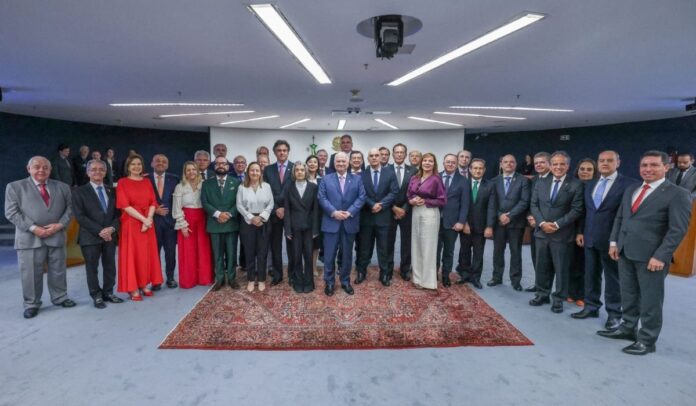 desembargadora-cynthia-resende-participa-do-encontro-de-presidentes-dos-tribunais-com-o-ministro-edson-fachin
