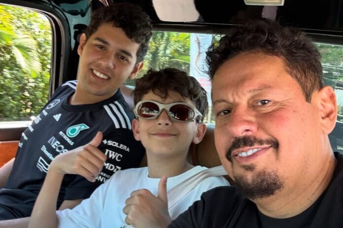 marcos-araujo-posa-com-os-filhos-e-se-declara:-“maior-riqueza”