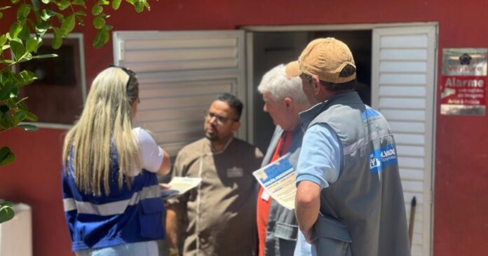 limpurb-realiza-acao-porta-a-porta-de-educacao-ambiental-no-acupe-de-brotas