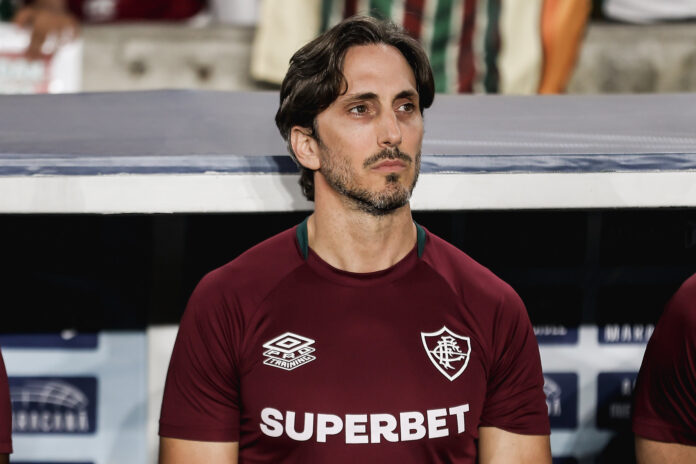 zubeldia-elogia-atuacao-do-fluminense-diante-do-galo-no-maracana;-veja